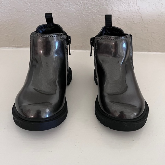 Baby GAP Toddler Shiny Ankle Boots (size 5) - Picture 2 of 8